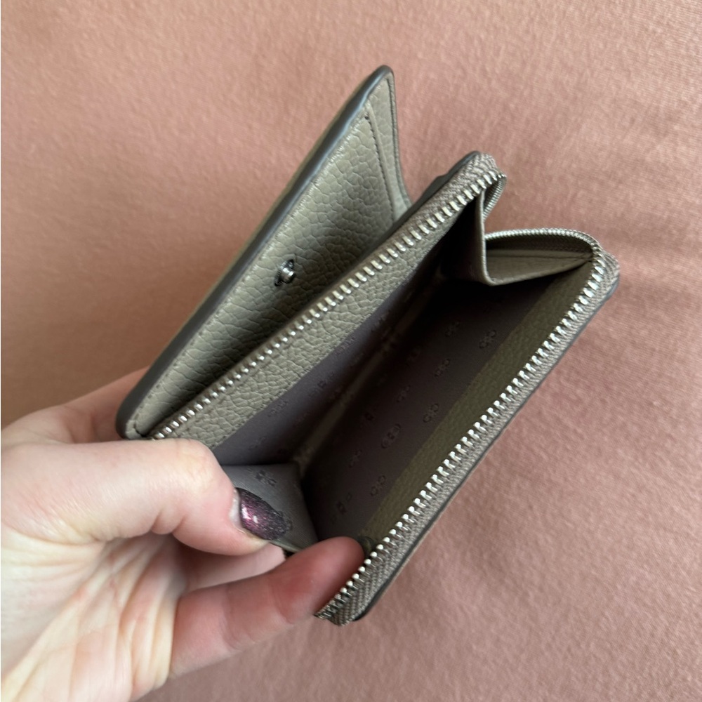 Tory Burch Pebble Gray Leather Wallet - Picture 4 of 4